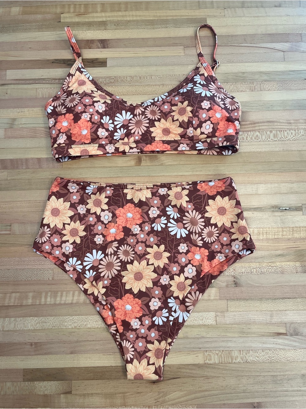 Kavala Gardenia surf bikini Calero top Samet bottoms